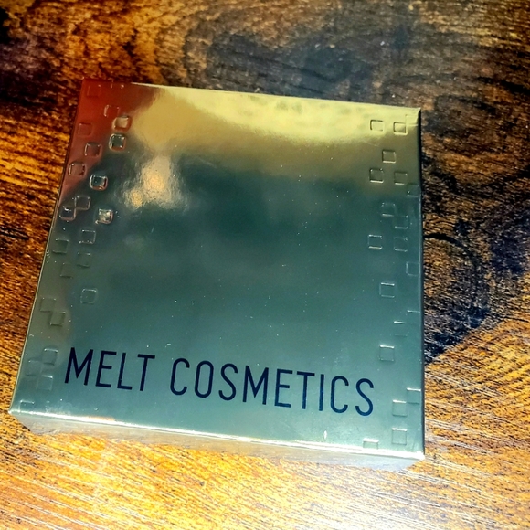 MELT cosmetics- digital dust highlighter (gold ore) - Picture 2 of 11